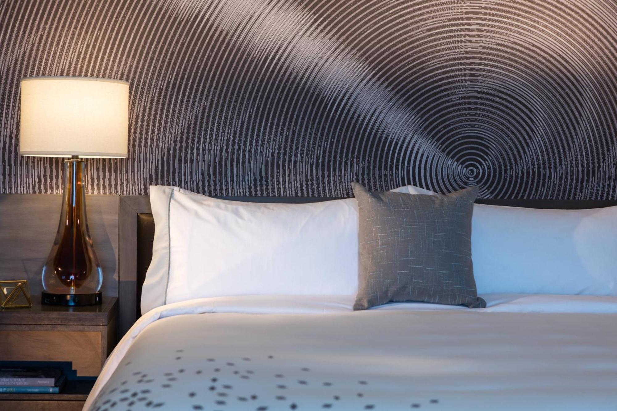 Renaissance Waterford Oklahoma City Hotel Экстерьер фото