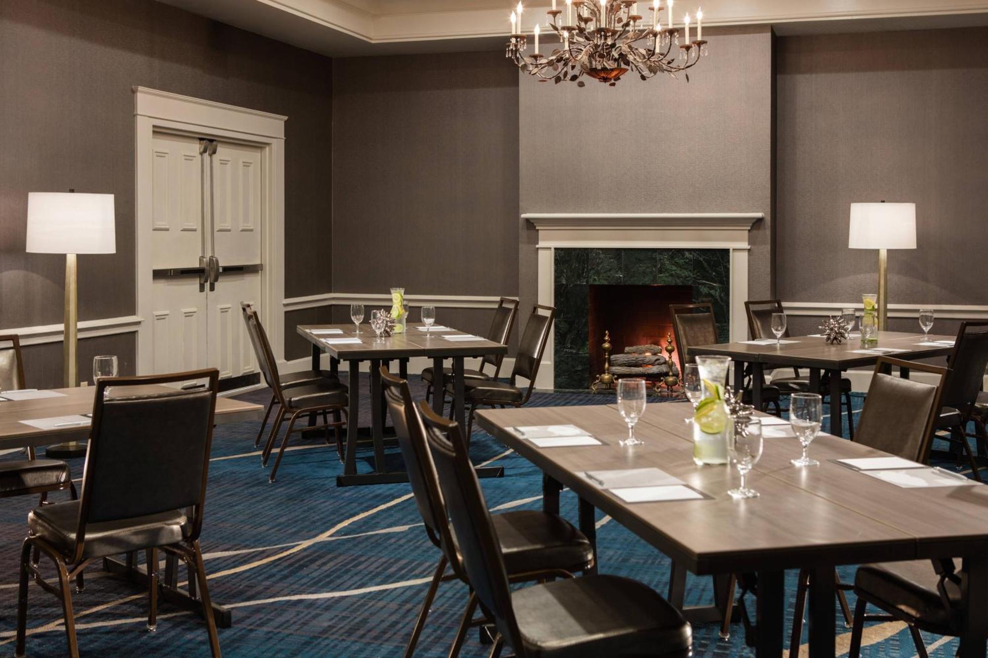 Renaissance Waterford Oklahoma City Hotel Экстерьер фото